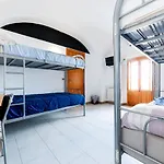 Hostel Veletas Caces