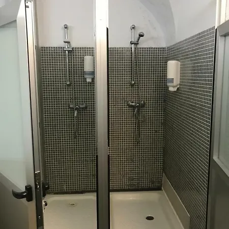 بيت شباب Veletas *