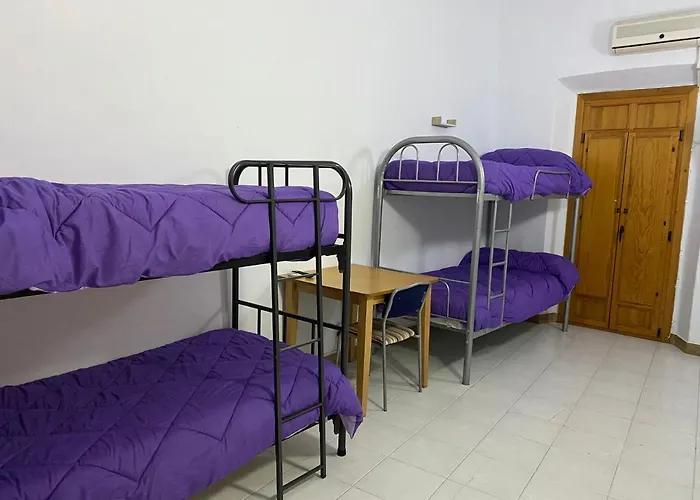 Veletas Ostello Caces