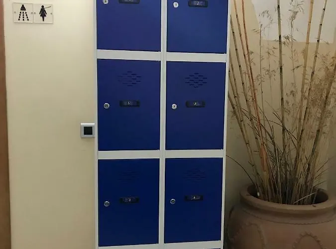 Veletas Ostello Caces