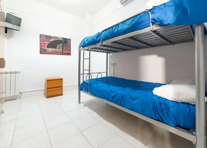 Veletas Ostello Caces